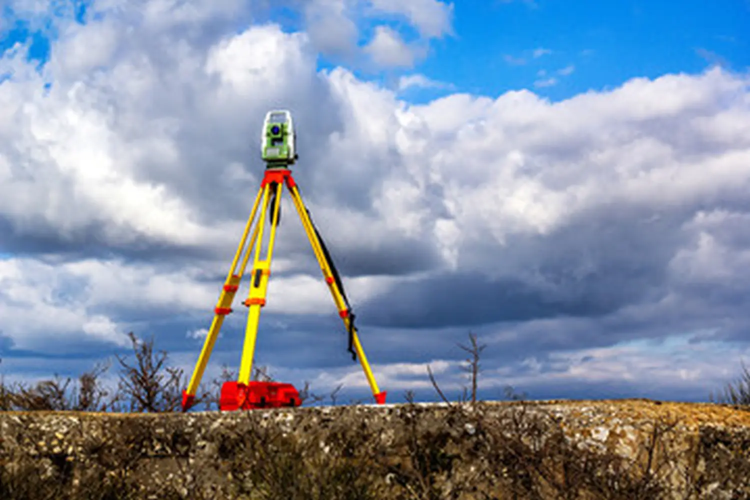 Terra Survey Solutions - Drohnenvermessung - Vermessungsmessgerät
